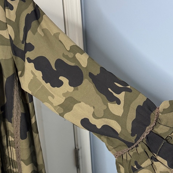 Camo Floral Embroidered Long Women’s Duster - Picture 4 of 6